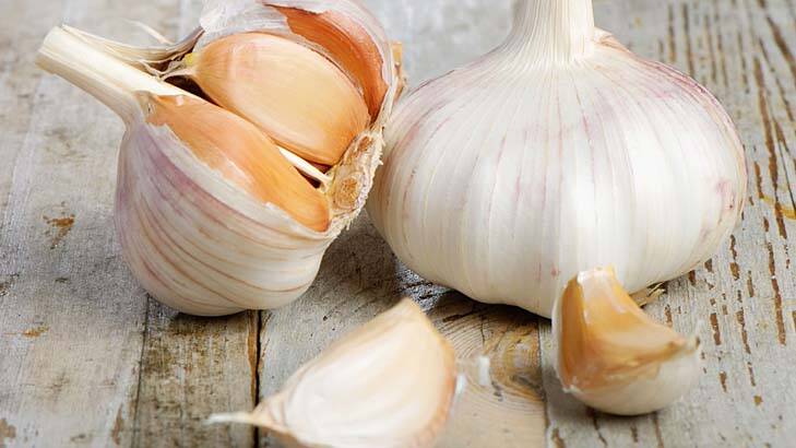A daily dose of two pills containing high-potency aged garlic extract seems to help lower blood pressure.