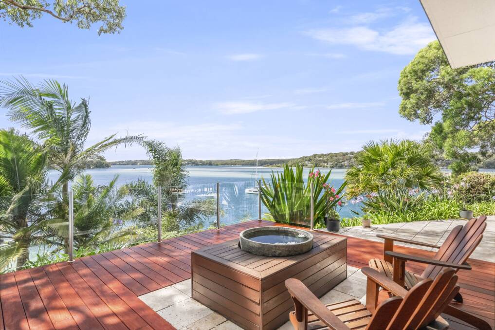 Port Hacking home with breathtaking water views
