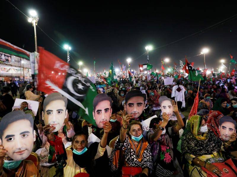 Tens of thousands of anti-government protesters have taken to the streets in Karachi.