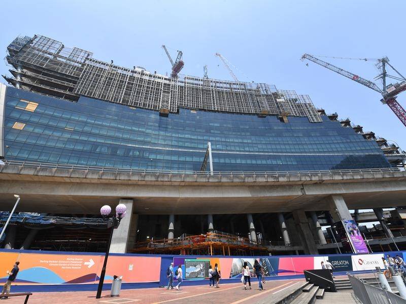 A worker has died after being struck in the head at the iMax theatre construction site in Sydney.