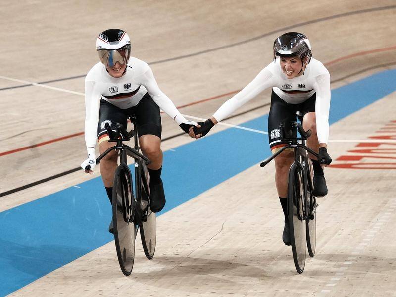 Germany broke the world record in the Olympic women's team pursuit final, beating Great Britain.